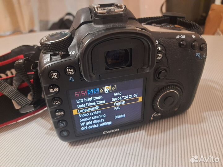 Зеркальный фотоаппарат Canon EOS 7D