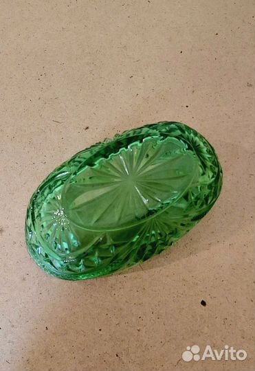 Конфетница ваза-лодочка цветное стекло 1950е СССР