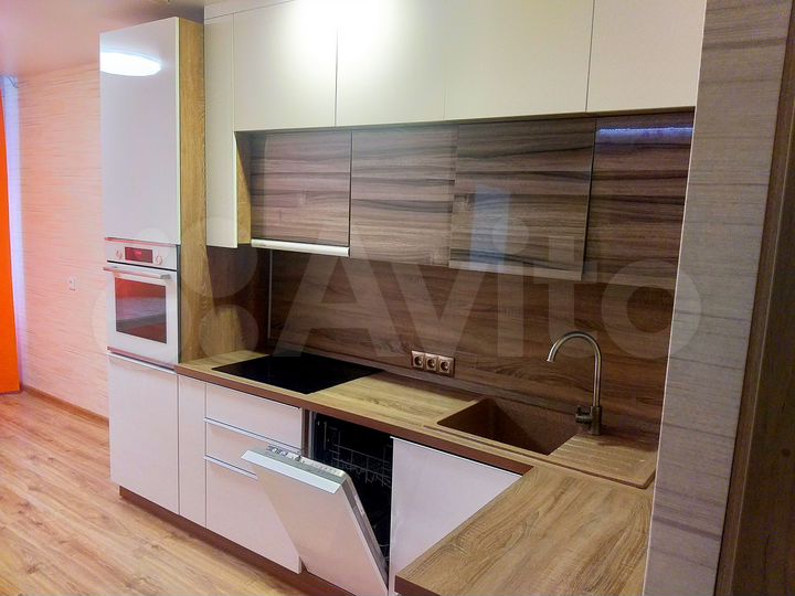 2-к. квартира, 42 м², 3/6 эт.