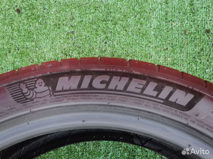 Michelin Pilot Sport 4 245/40 R18 97Y