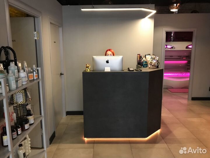 Администратор в студию загара