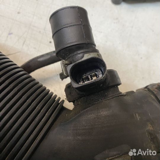 Патрубок воздушного фильтра Skoda Octavia A4