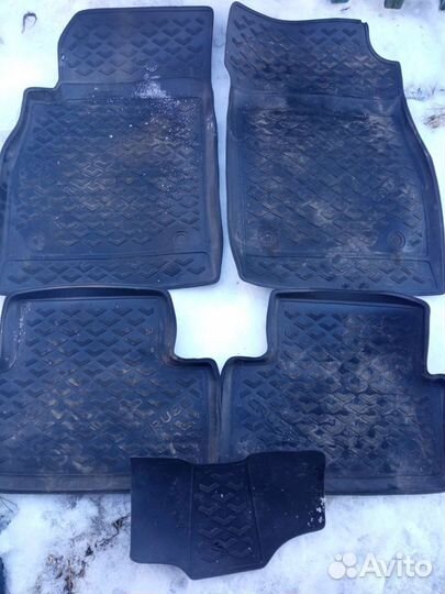 Автомобильные коврики резиновые