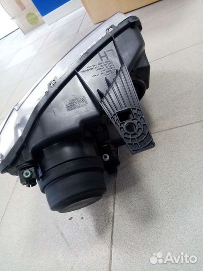 Фара Jeep Compass
