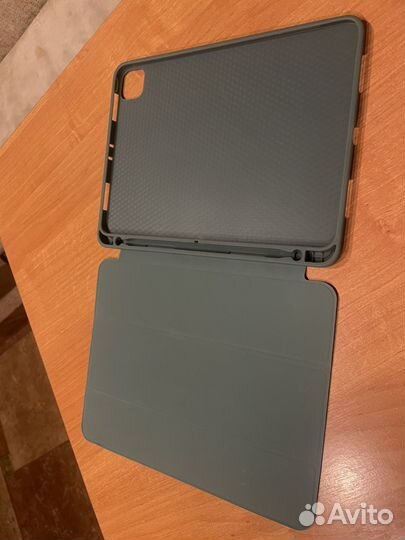 Чехол на iPad