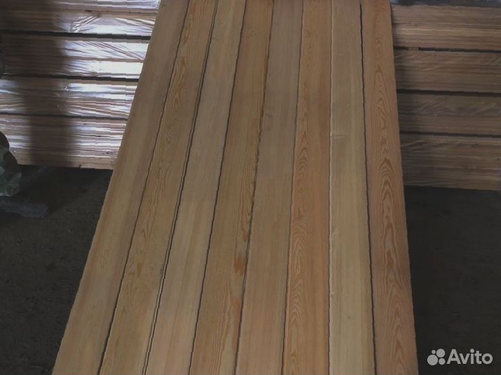 Наружные постройки с лиственничными досками