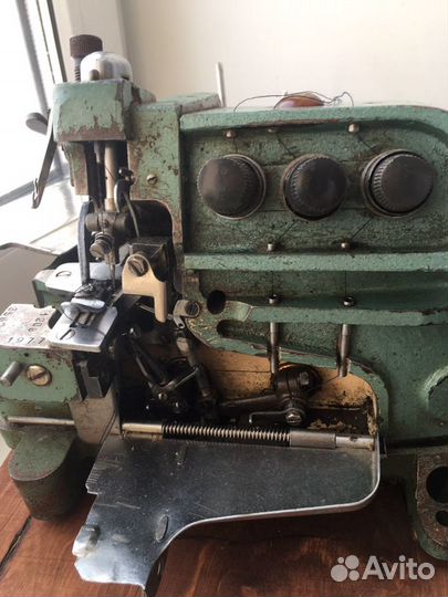 Оверлок промышленный