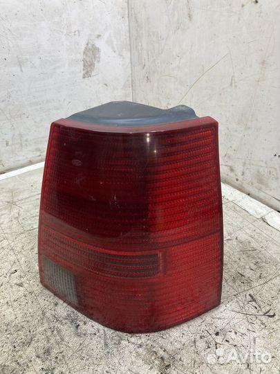 Фонарь задний правый Volkswagen Bora