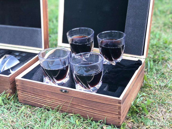 Подарочный набор 4 стакана камни в кейсе