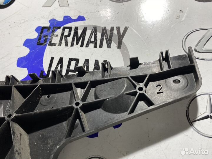 Направляющая заднего бампера левая Audi A4 B7