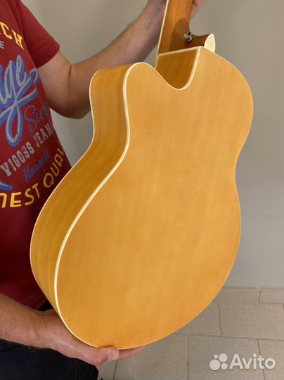 Акустическая гитара новая
