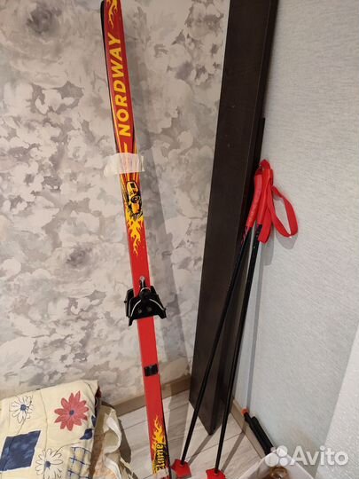 Лыжи беговые детские 140 комплект