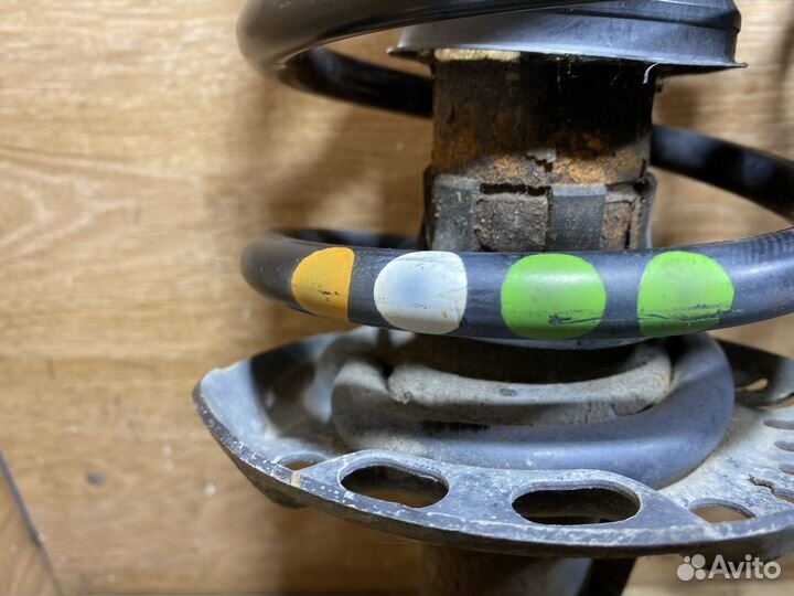 Комплект передних стоек Volkswagen Caddy 3 ST227