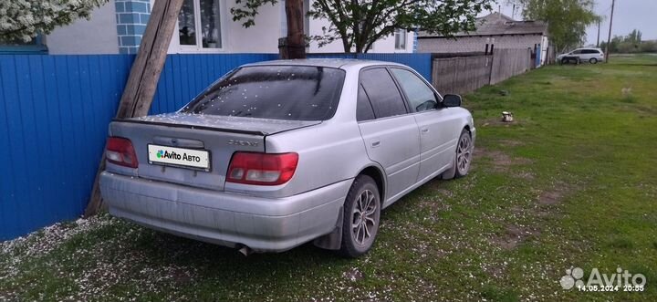 Toyota Carina 1.5 AT, 1998, 250 000 км