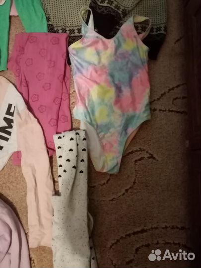Одежда для девочки пакетом 140 см
