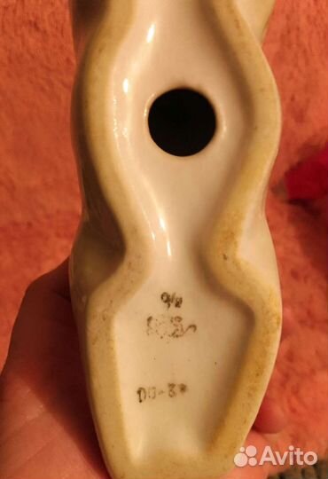 Фарфоровая статуэтка