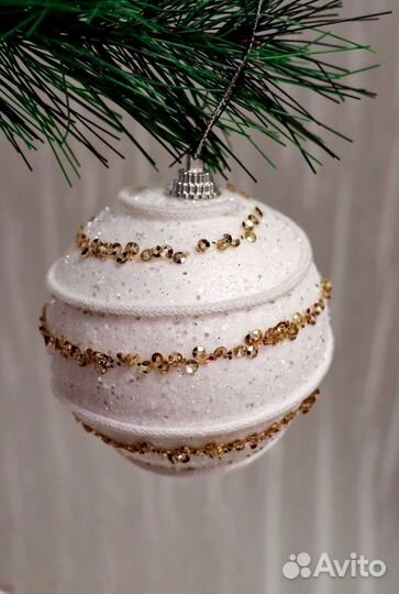 Набор новогодних елочных шаров