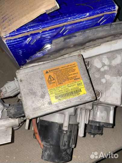 Фара передняя правая Nissan Maxima A33