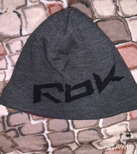 Шапка reebok двухсторонняя