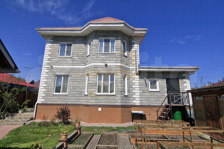 Дом 129,2 м² на участке 4 сот.