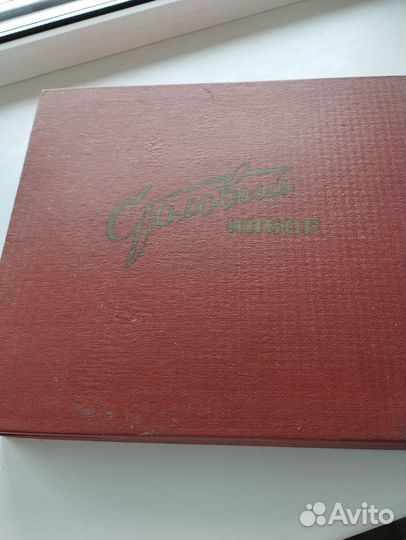 Столовые приборы набором