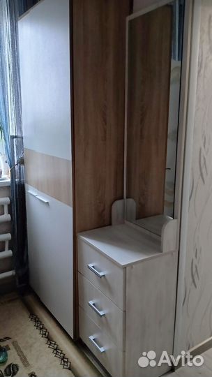 Тумба с зеркалом