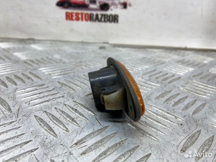 Повторитель поворота в крыло Kia Spectra седан S6D