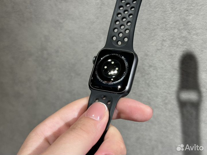 Часы Apple Watch 6 40mm Nike / оригинал