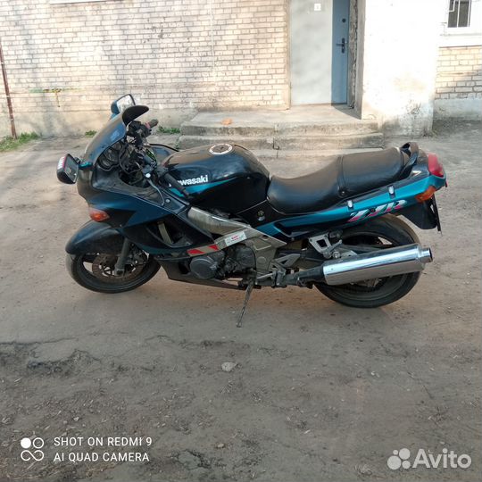 Kawasaki zzr400