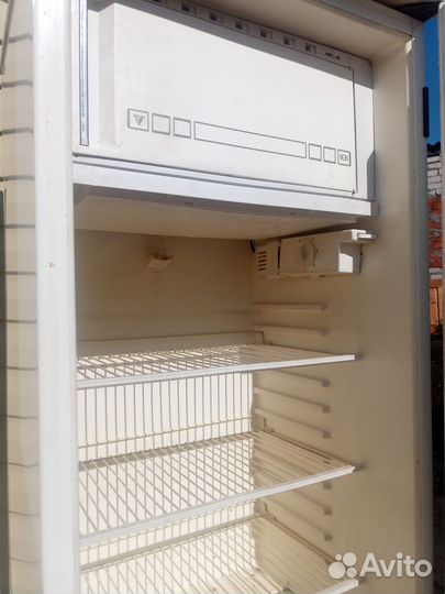 Холодильник бу полюс