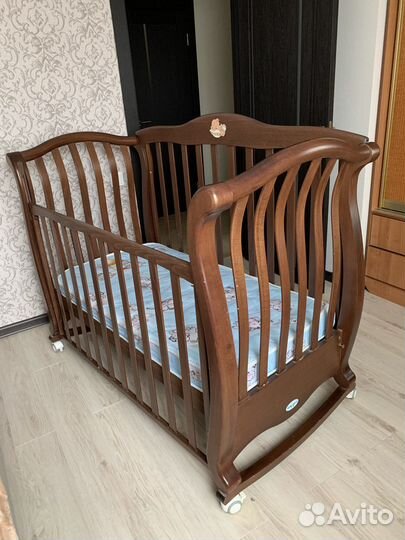 Детская кроватка Baby Italia и пеленальный комод