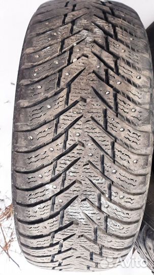 Nokian Tyres Hakkapeliitta 8 SUV 235/60 R18 107R