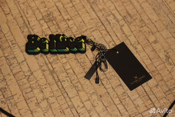 Брелок Marc Jacobs