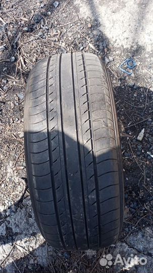 Yokohama BluEarth E70 215/55 R17 94V