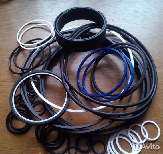 Уплотнение к-т HPV190 (PC400-7)