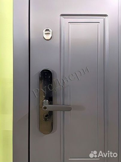 Металлическая входная дверь с электронным замком