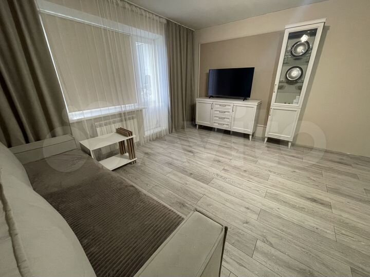 2-к. квартира, 64 м², 1/9 эт.