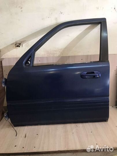 Передняя левая дверь Honda cr-v 1