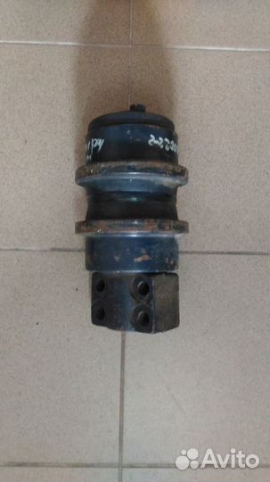 Катки поддерживающие 20U-30-00022 Komatsu (Коматсу