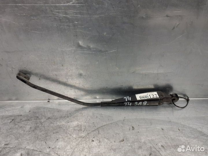 Поводок стеклоочистителя заднего Volkswagen