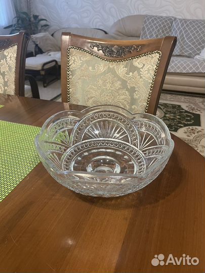 Большая хрустальная ваза