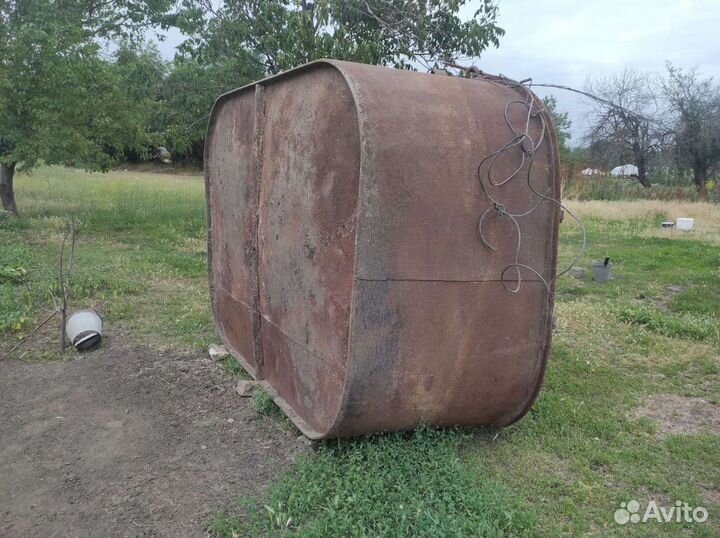 Продаётся ёмкость