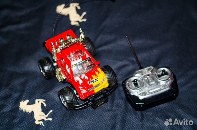 Машинка на пульте управления