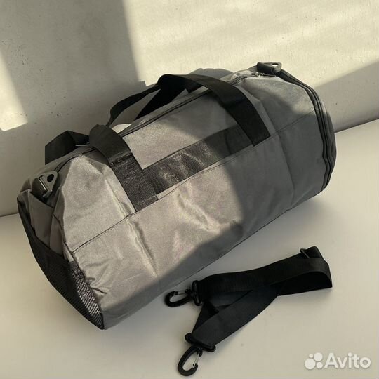 Спортивная сумка Puma 45х23 см. Новая