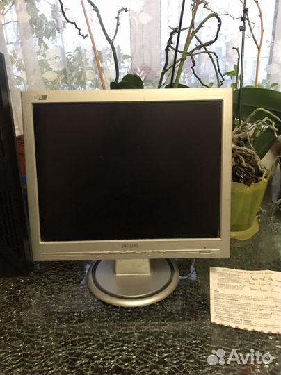 Монитор Philips