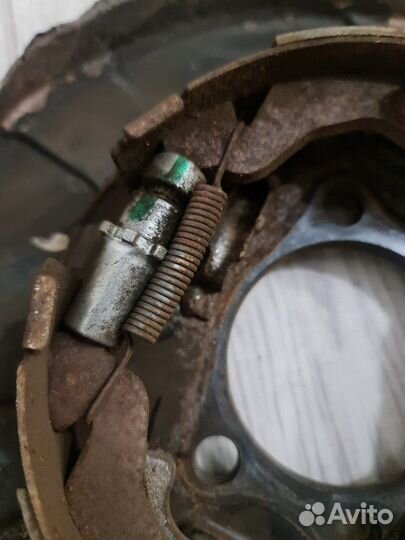 Механизм ручного тормоза задний левый Mitsubishi