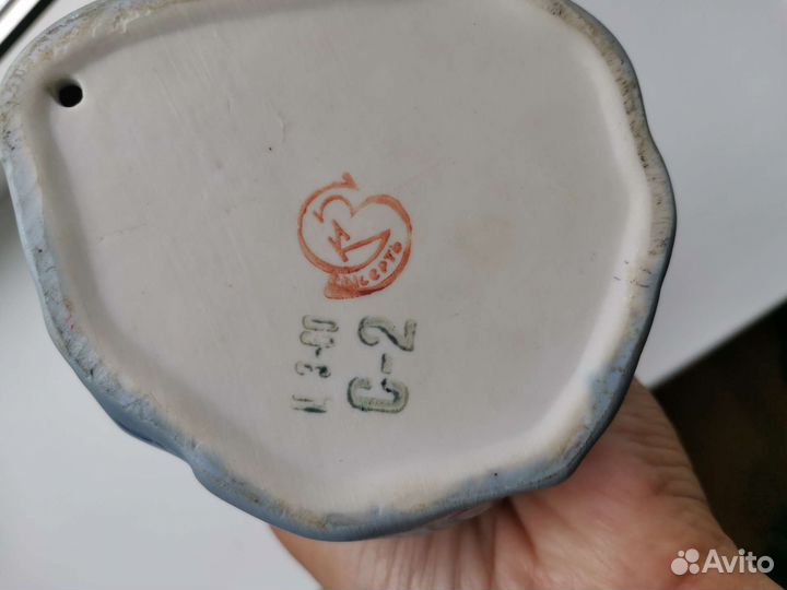 Фарфоровая статуэтка Малахитовая шкатулка сысерть