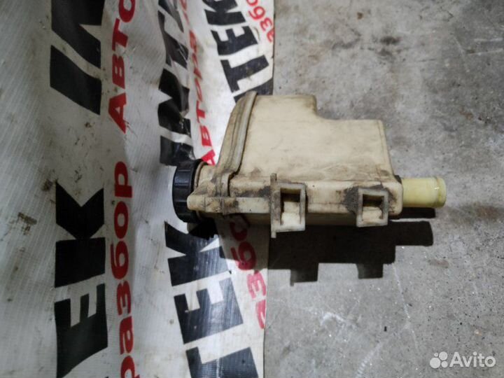 Бачок Гур Renault Symbol 1.4 2008