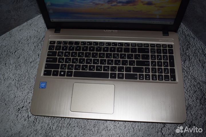 Ноутбук asus на Intel Celeron N3350/ ssd 120 gb