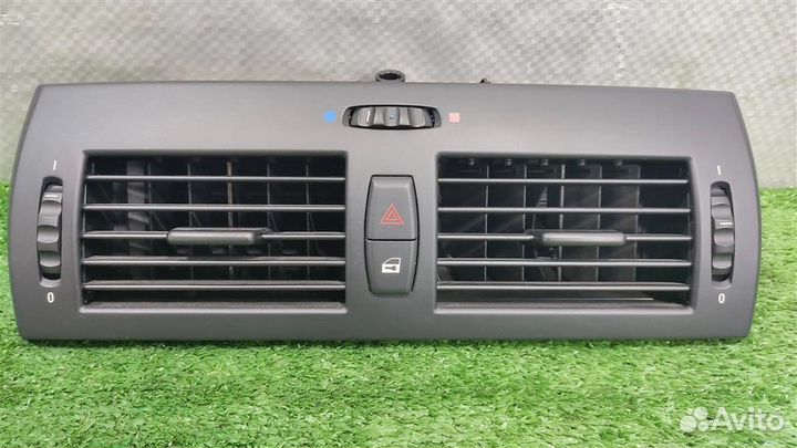 Дефлектор торпедо центральный BMW X3 (E83) 2004